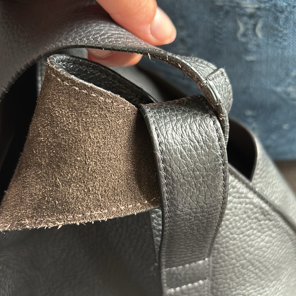 Cuyana Oversized Double Loop Bag - Picture 12 of 14